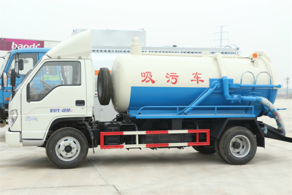 吸污綠化大型吸污車設(shè)